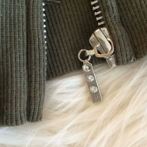 💞BCBG💞velvet jogging top - Picture 10 of 12